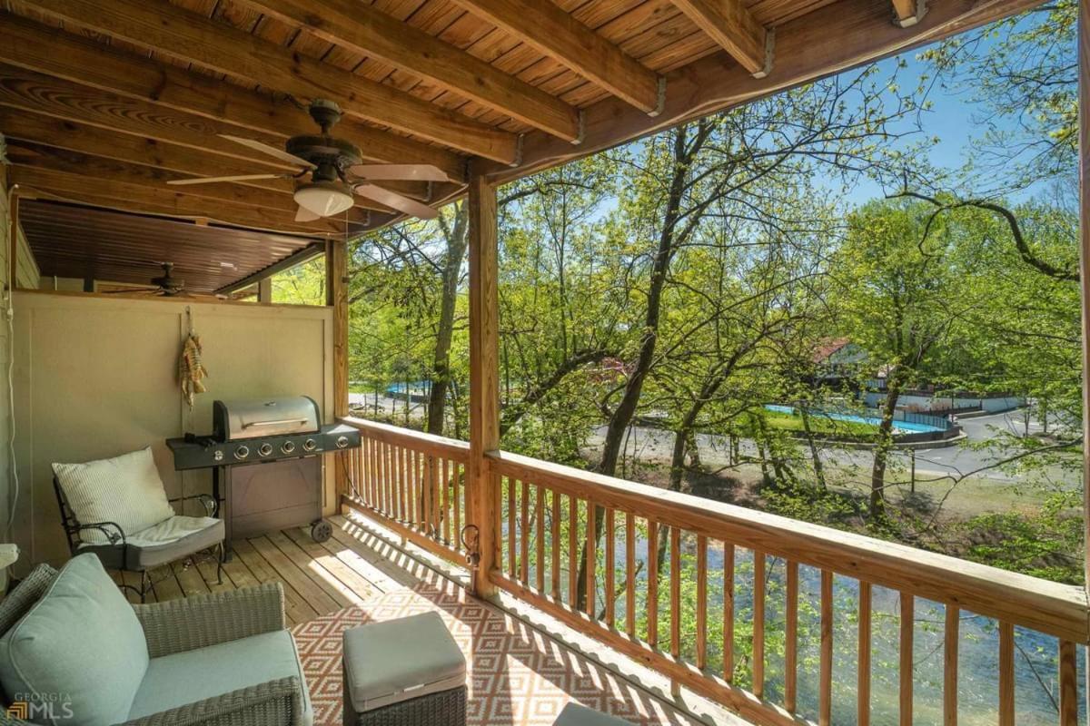 Riverfront Home Within Walking Distance Of Helen Luaran gambar